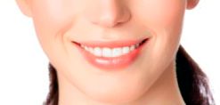 Clínica Dental Lucía Uribe persona sonriendo